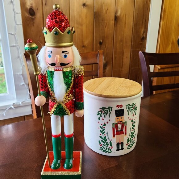 Christmas Nutcracker Soldier Wooden Statue Holiday Decor Decoration Red Green - Picture 1 of 12